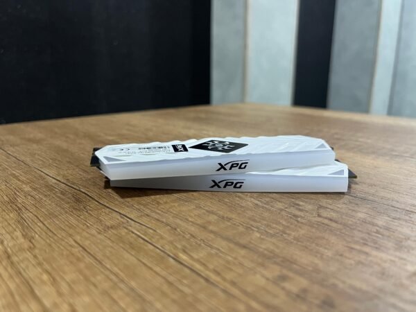 ADATA XPG RGB 16GB (2x8GB-16GB) RAM DDR4 3200MHz ADATA XPG RGB 16GB (2x8GB-16GB) RAM DDR4 3200MHz